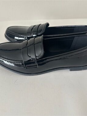 NEW Classic Comfort Black Patent Faux Leather Slipon Women's Penny Loafers, Sz 8